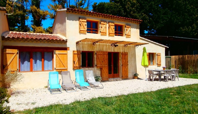 Seasonal rental in the countryside, 5 min from all shops 10 min from Isle sur la Sorgue