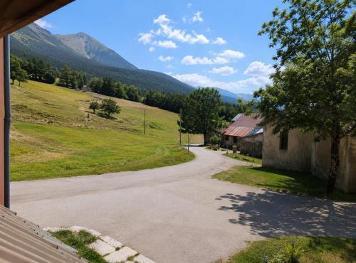 Six Duplex à la montagne POMPIERY