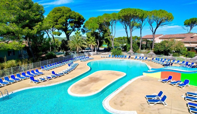 Soleil & Vignes, 4 Guests, Pool in Calvisson