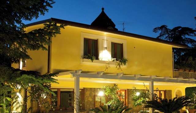 Sorrento Holidays – Villa Contessa - Luxury villa in Sorrento centre