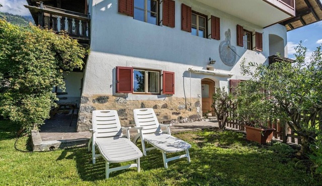 Spacious Apartment “Lafreid Algund” near Merano with Mountain View, Wi-Fi & Garden