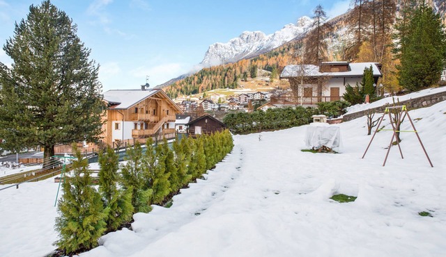 Spacious Apartment “Villa Pineta”with Mountain View