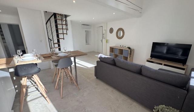 Spacious renovated apartment in the heart of Nîmes