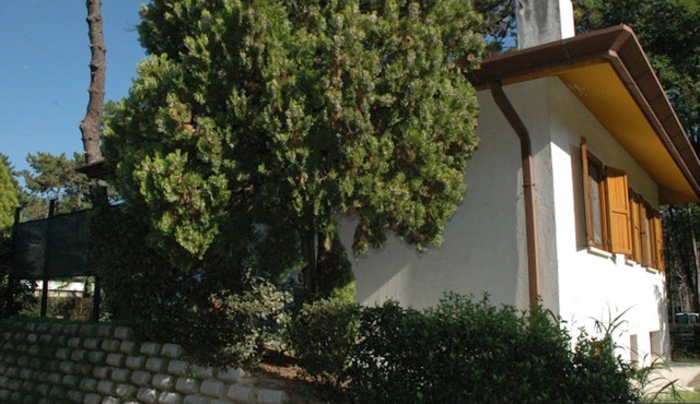 Spacious villa with garden and garage