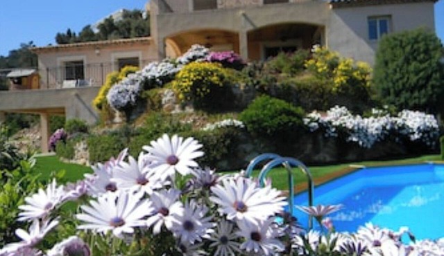 SPECIAL OFFER: Villa with Heated Pool and SPECTACULAR Views of the Bay of Cannes and Fireworks