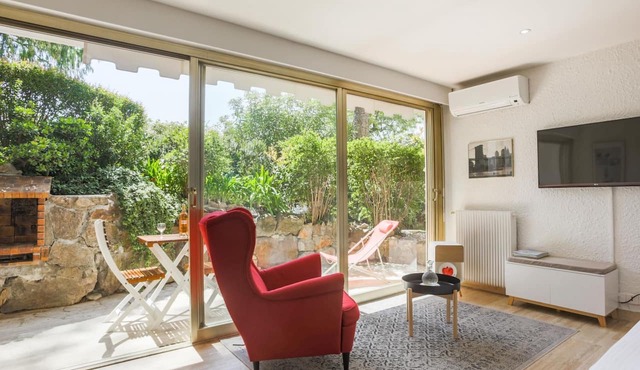 Studio A/C La Californie with patio by Olidesi