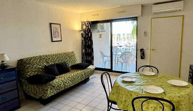 Studio cabin 4 pers, parking, air-con, near beach