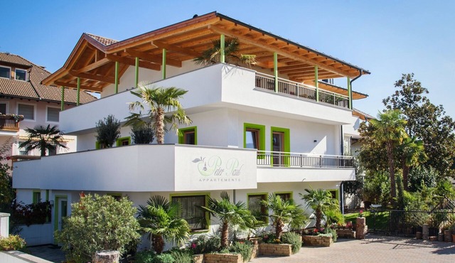 Studio Apartment 'Peter Paul Penegal' with Mountain View and Shared Terrace