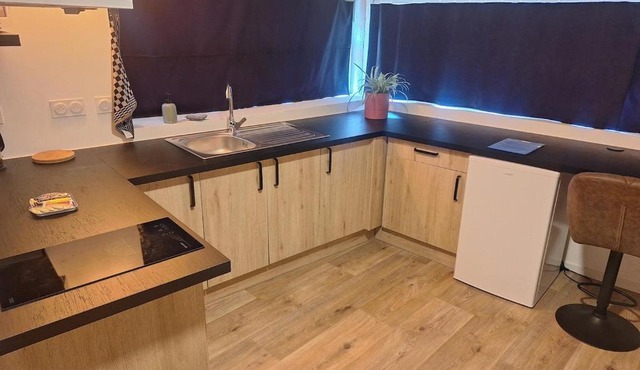 Studio Lumineux, Vue Imprenable sur le Village et les Collines