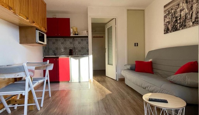 Studio rénové avec balcon, proche télécabine, 4 pers - FR-1-165A-177