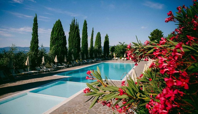 Studio with panoramic view and pool