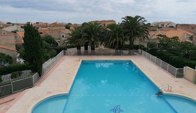 Studio with Pool and Parking 500m from the Beach