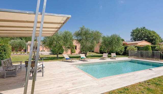 Stunning private villa for 6 guests with private pool, WIFI, TV, terrace and pets allowed