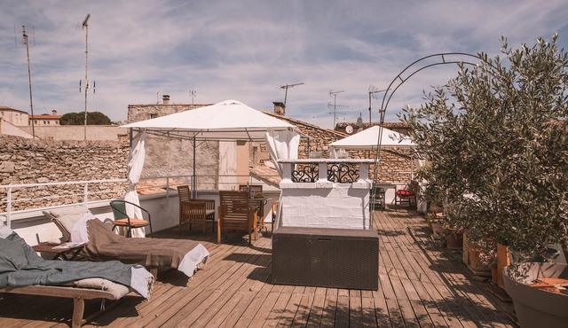 Stylish 2 bedroom apart. with breathtaking private Rooftop, garage