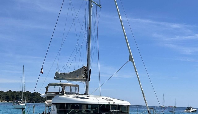 Sun-Kissed Sailing Adventure in Provence-Alpes-Côte d'Azur