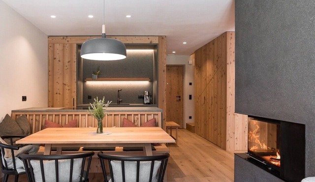 Sunnseit Luxury Apartment 6 with Private Sauna and Direct Ski Slope Access