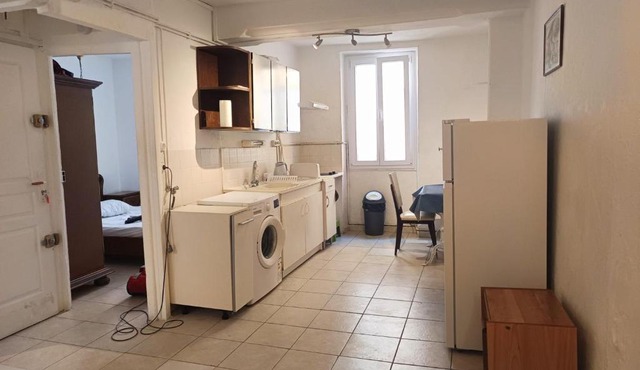 Sunny apartment right in the center of Perpignan