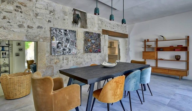 Superb renovated house in the center of Maussane