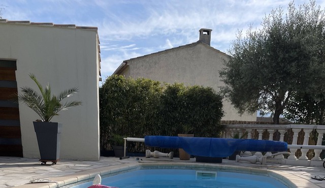 Superb Top of Villa les 2 pins 15Km from the Calanques Swimming pool + Jacuzzi.