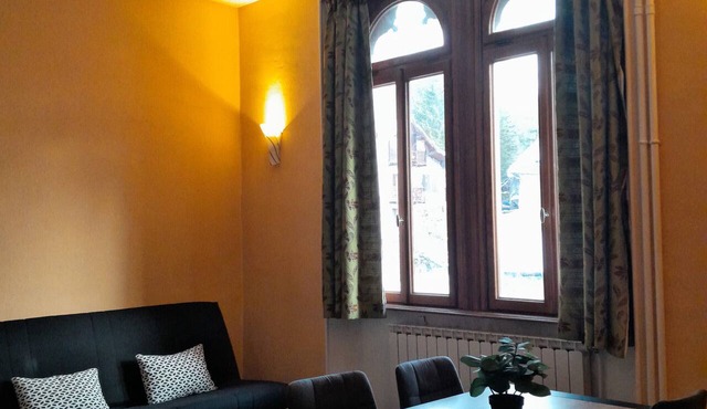 T2 Apartment in Castle, 4 people, pool, pets allowed