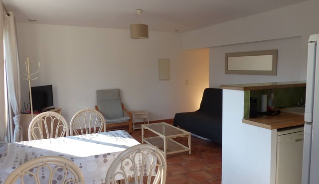 T2 nartette garden parking 250 m lecques beach 4pers