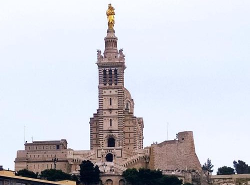 T2 Vue sur la Basilique de Notre Dame de la Garde