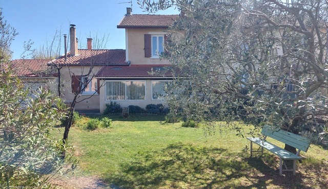 Terraced house of 75 m2 garden with trees and private 350m²