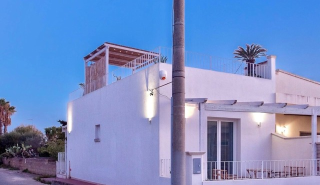 Terrazza delle Anfore Elegant Apartment with Rooftop by the sea, near Gallipoli
