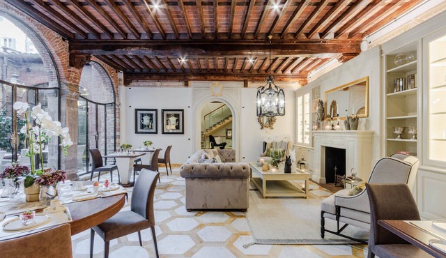 The Lucca Heritage Retreat, a Spacious Home with Outdoor inside the Walls of Lucca