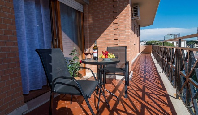 The Regin - Two Bedroom Apartment, Sleeps 6