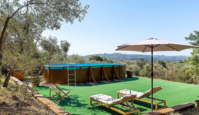 Tuscan Oasis: Country House with Private Pool, Views, and Private Parking