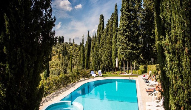 Typical Tuscan flat with swimming pool and air conditioning