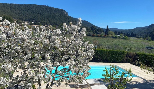 Vacation apartment T3 with private pool in Gémenos