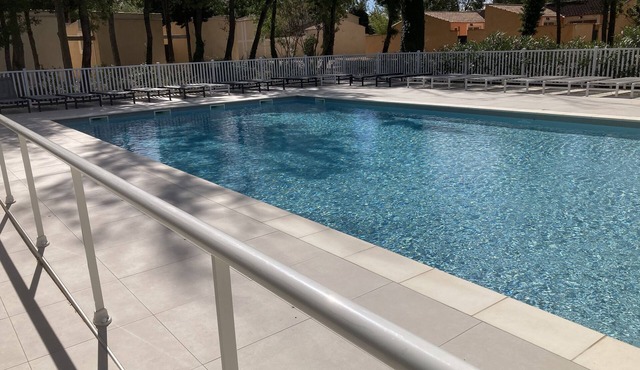 Vacation cottage with swimming pool in Saint-Rémy-de-Provence