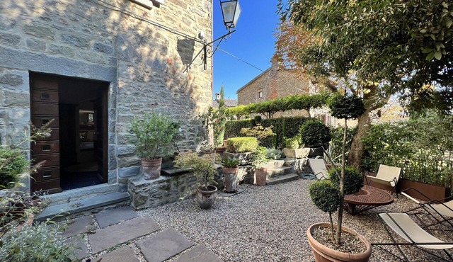 Vacation Home in Cortona with 2 bedrooms sleeps 4