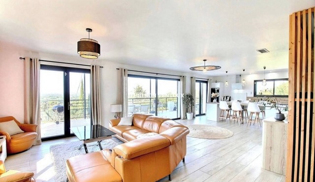 Velleron house 8 persons