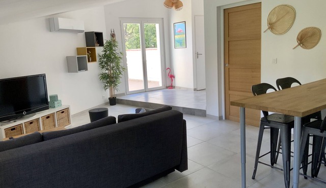 Very nice, quiet apartment near the beach