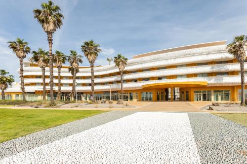 Vibes Resort Brand-new studio with rooftop pool Naturist Village