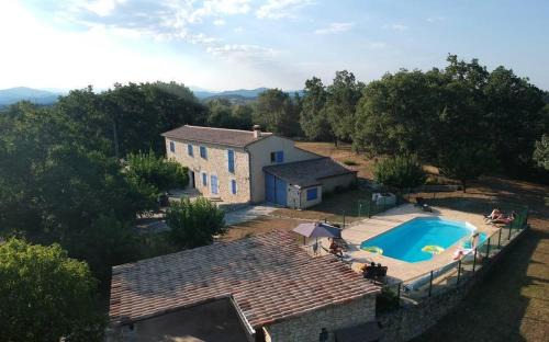 Villa élégante à Méjannes-lès-Alès avec piscine privée