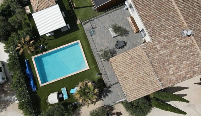 Villa 3mn from Uzès, with pool & gym