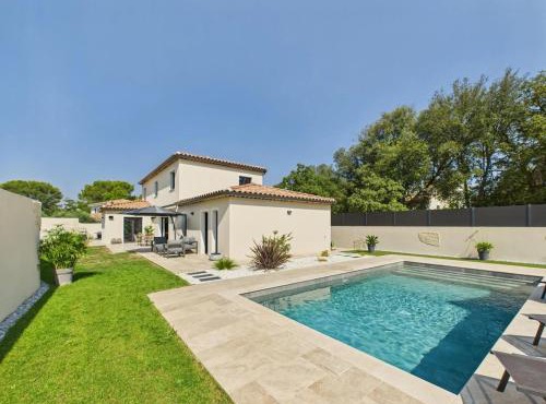 Villa Alberta Charming 10-person villa in Provence