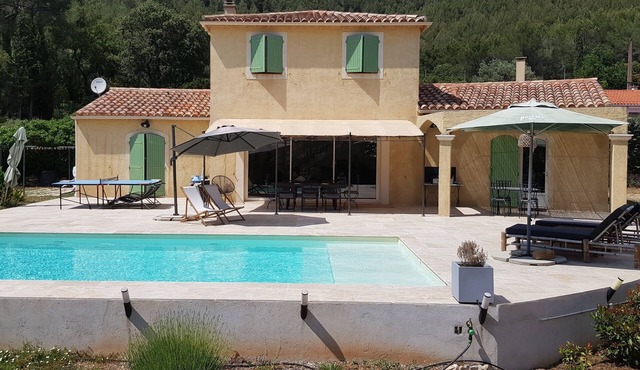 Villa Avec Piscine au Cœur de la Provence et Proche mer