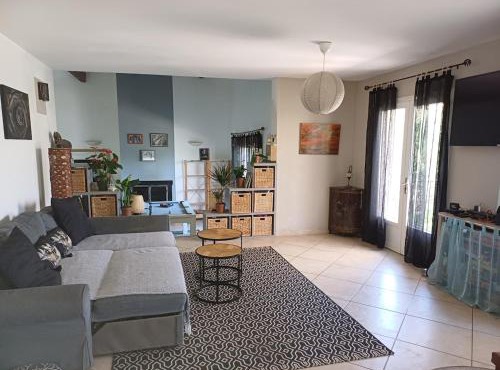 Villa avec piscine vue sur les collines