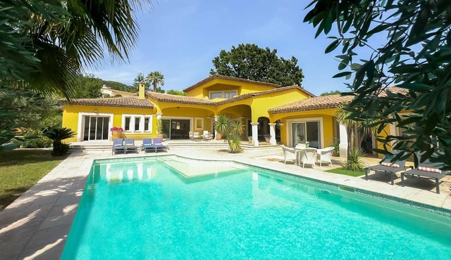Villa Chautard - Four Bedroom Villa, Sleeps 8