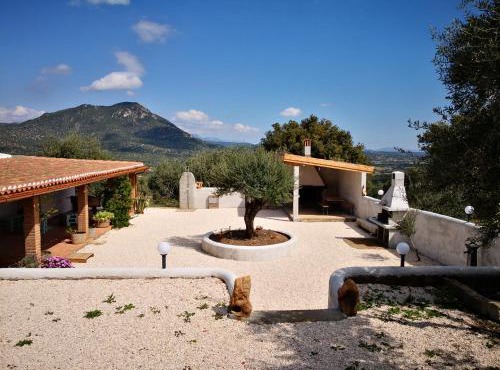 Villa Cusidore in Oliena