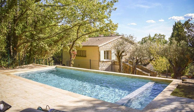 Villa De L'Ourse - Five Bedroom Villa, Sleeps 12