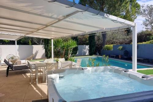 Villa des amoureux avec Jacuzzi Piscine