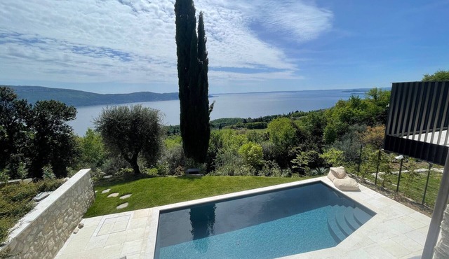 Villa Engardina with Lake View, Wi-Fi and Air Conditioning