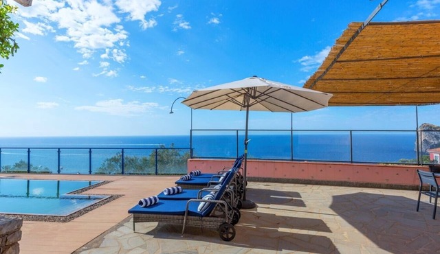 Villa Fenice - Private villa with sea views