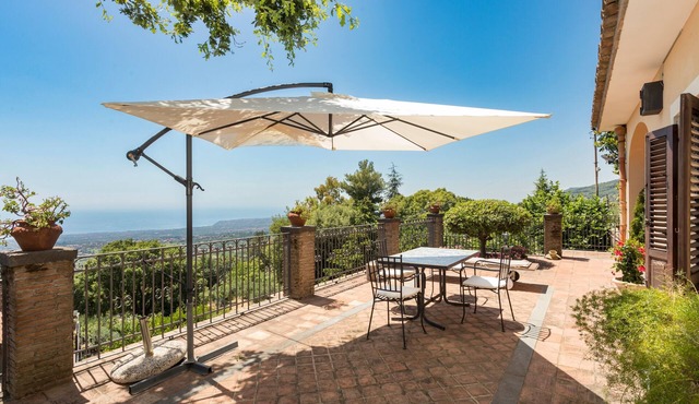 Villa 'Feudo Algerazzi - Deluxe' with Sea View, Private Terrace and Wi-Fi